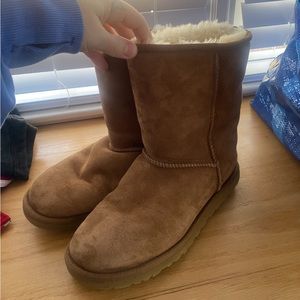 Uggs Chestnut Classic Short II